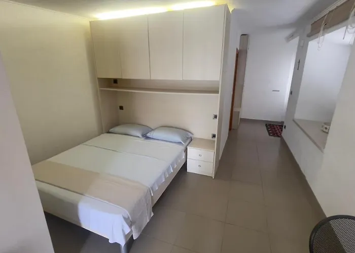 Arbe Downtown * Rab Town