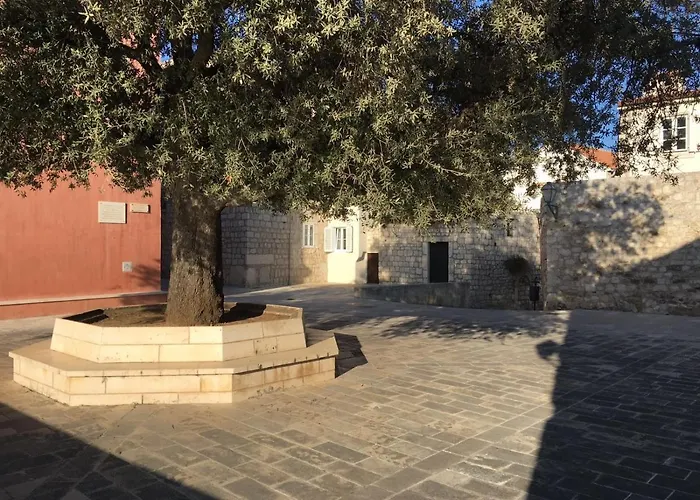 Arbe Downtown Apartament *